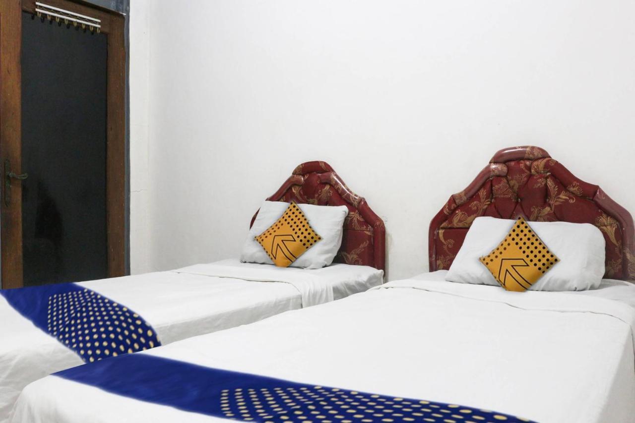 Spot On 91212 Hotel Kelimutu Купанг Екстериор снимка