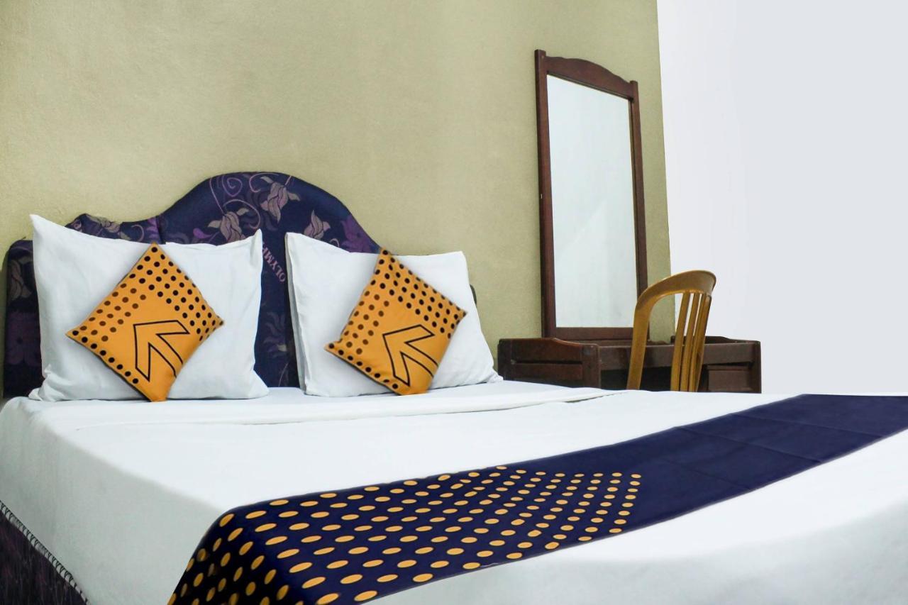 Spot On 91212 Hotel Kelimutu Купанг Екстериор снимка